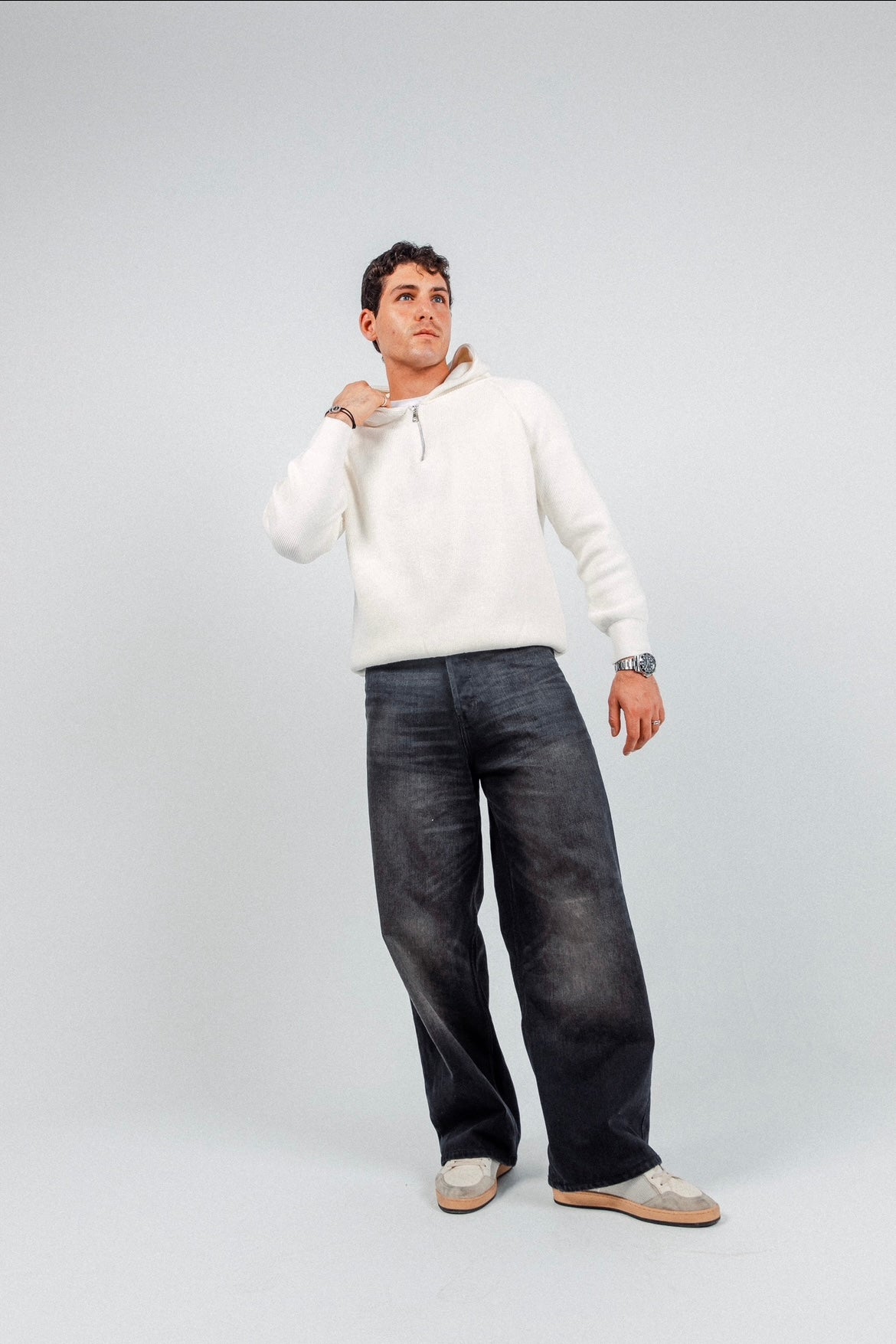 White James Knitted Overhead